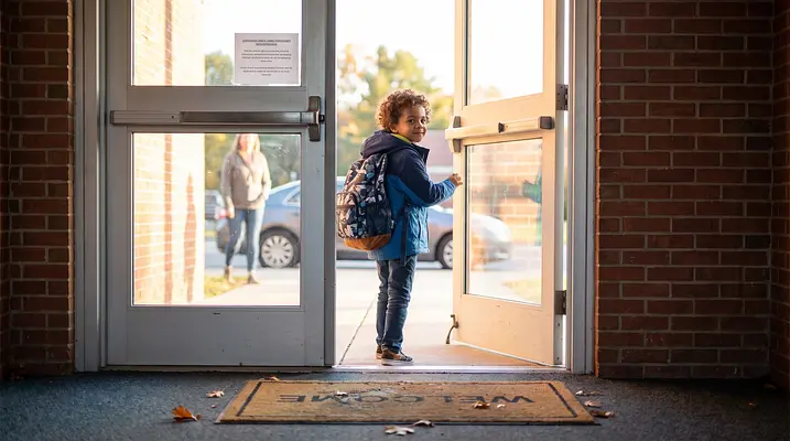 Períodos contagiosos: Cuándo pueden los niños regresar a la escuela